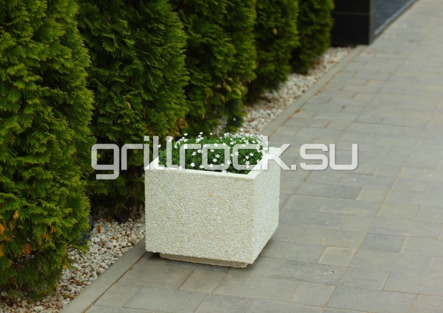 Вазон “Анна” из бетона (для улицы) с крошкой натурального камня (мрамор, гранит, гравий)